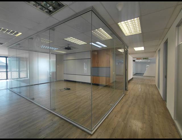 724M² OFFICE TO LET IN BRYANSTON